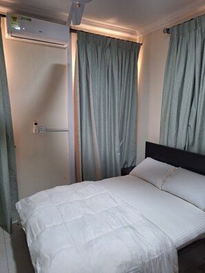 2 habitaciones, tabla de planchar con plancha, wifi y ropa de cama