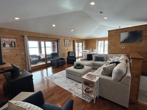 New Nautical Neighbors Lake Home on Spooner Lake, sleeps 16
