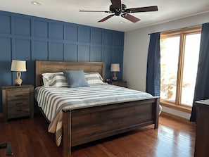 3 quartos, berço de viagem, Wi-Fi de cortesia, roupa de cama
