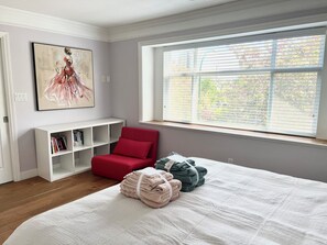 4 bedrooms, iron/ironing board, WiFi, bed sheets - Adorable 4B House-Vancouver West Free Parking (Vancouver)