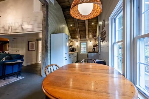 Enchanting Mountain Cottage with Private Hot Tub & Fireplace Charm
