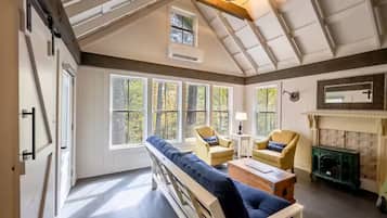 智能电视、壁炉