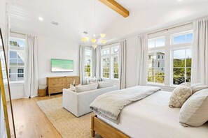 4 habitaciones, tabla de planchar con plancha, cuna de viaje y wifi 