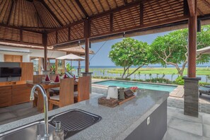 Two Bedroom Pool Villa Sea View | Private kitchen | Mini-fridge, dishwasher, coffee/tea maker, electric kettle - The Manik Kalisada (Seririt)