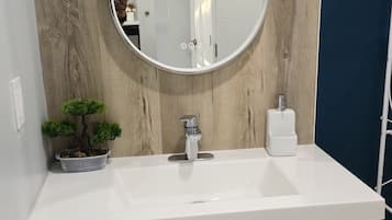 Handtücher, Seife, Toilettenpapier