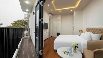 Desk, free WiFi, bed sheets
