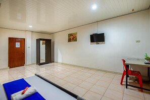 Deluxe Room, Hill View | Free WiFi - Hotel Bambu Kuning (Bandar Lampung)