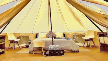 1 habitación y ropa de cama