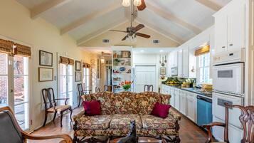 Smart-tv och eldstad