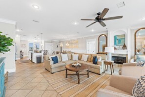 Smart TV, fireplace
