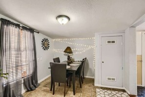 Dining - 2 Bedroom Cottage Minutes From Garden of the Gods (Colorado Springs)