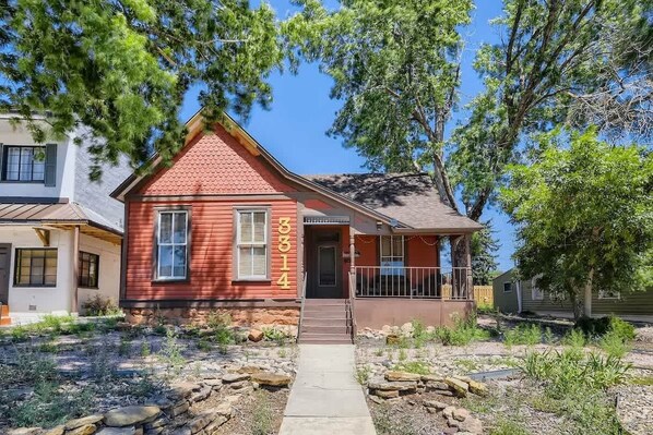 Exterior - 2 Bedroom Cottage Minutes From Garden of the Gods (Colorado Springs)