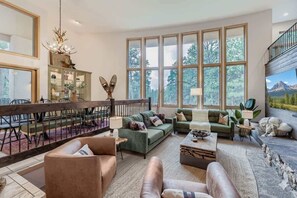 Smart-TV, Kamin, Videospiele, Arbeitsbereiche