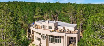 Incredible Views ~ 6BR ~ Sleeps 20 + Hot Tub, Game Room, Theatre, Gym