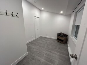 Interior - Modern suite near the mountain (Sutton)