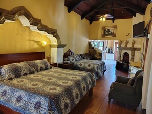 Family Room | Free WiFi - Indian Palace (Antigua Guatemala)