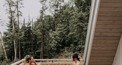 Canadian Classic | Spa • Sauna • Fire • Forest