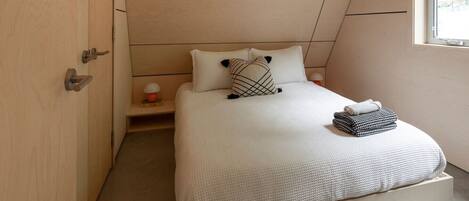 Lit parapluie, Wi-Fi, draps fournis