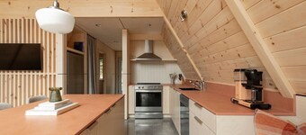 Canadian Classic | Spa • Sauna • Fire • Forest