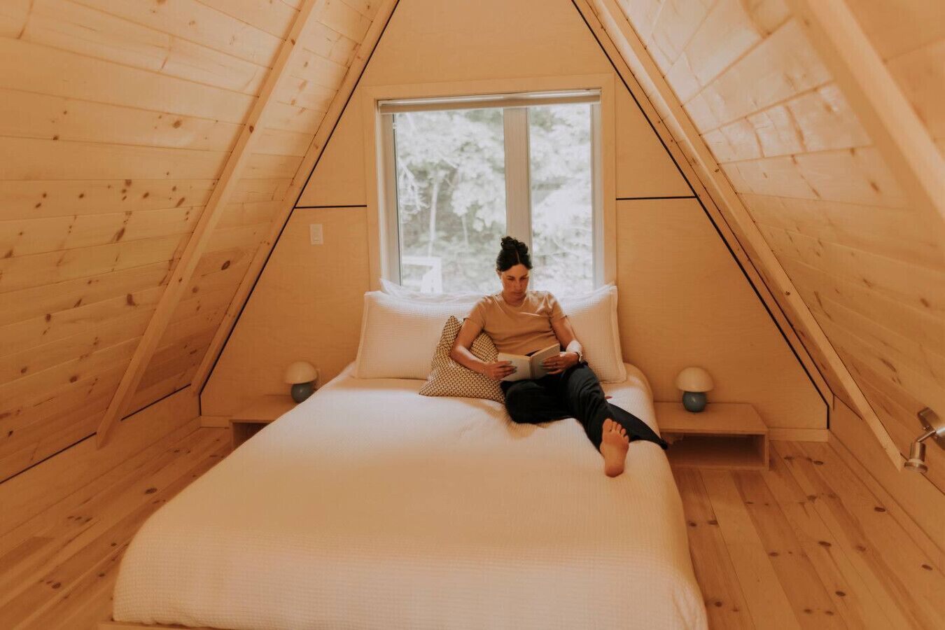 Travel cot, WiFi, bed sheets