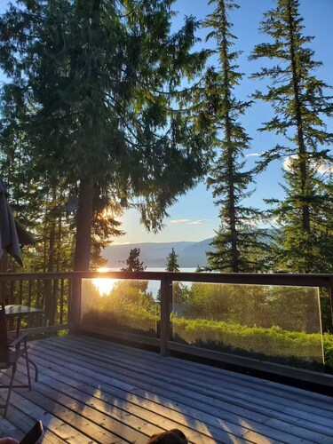 Peaceful Lakeview Cottage & five minutes to lake