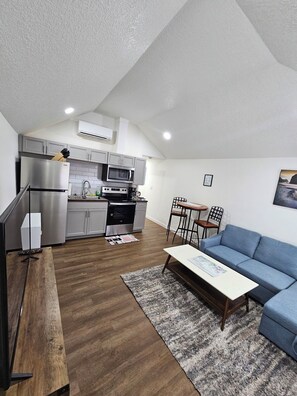 TV - Small and Cozy (Portland)