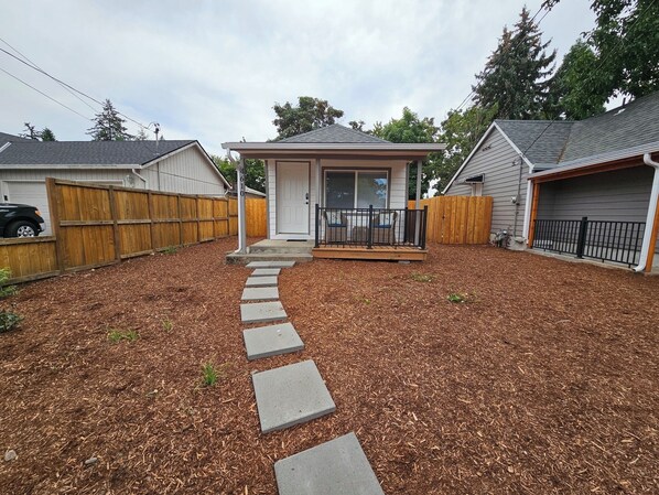 Exterior - Small and Cozy (Portland)