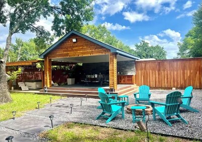 Spacious 4-bedroom house with Hot Tub in beautiful Balch Springs with AC, WiFi