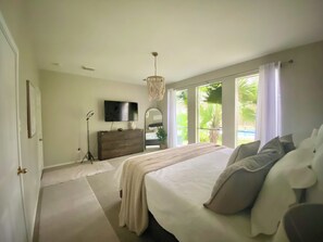 4 bedrooms, desk, iron/ironing board, WiFi