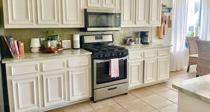 4-bedroom Home with AC and WiFi in awesome Humble