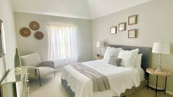 4 bedrooms, desk, iron/ironing board, WiFi