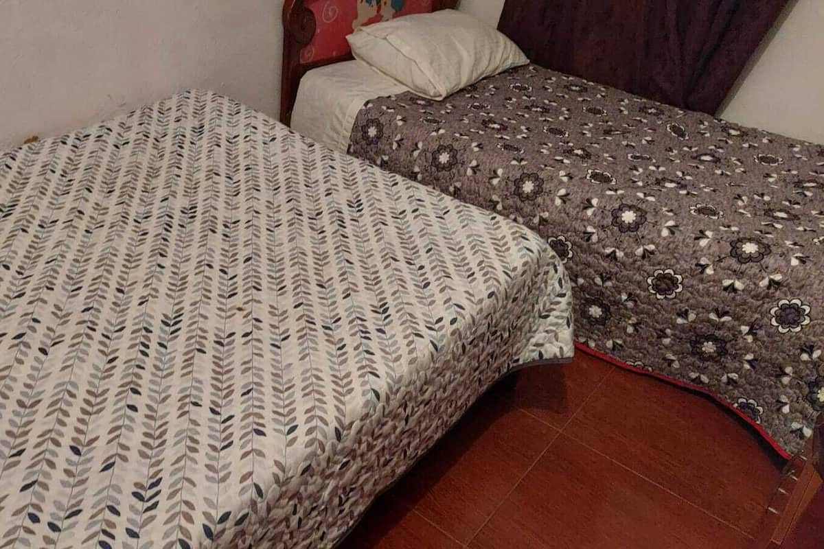 Habitación Confort con 1 cama doble o 2 individuales, vistas a la montaña | Wifi gratis