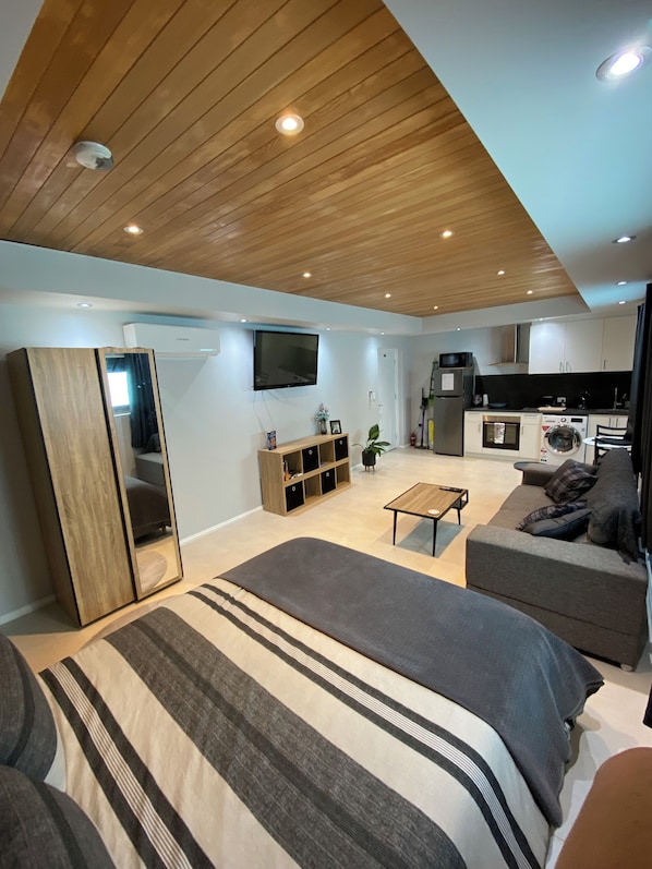1 bedroom, iron/ironing board, free WiFi, bed sheets