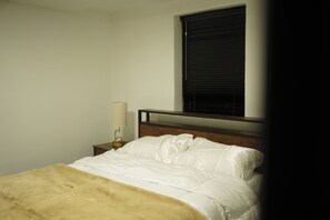 1 slaapkamer, een strijkplank/strijkijzer, wifi, beddengoed