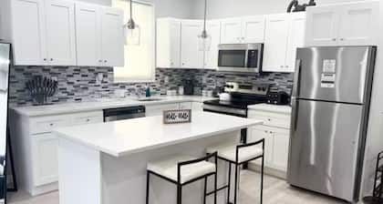 Cozy 3-bedroom apartment in lovely Paterson with AC, WiFi