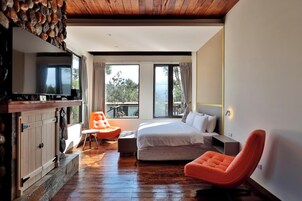 Deluxe Room | Select Comfort beds, desk, free WiFi, bed sheets