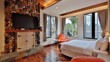 Deluxe Room | Select Comfort beds, individually decorated, individually furnished
