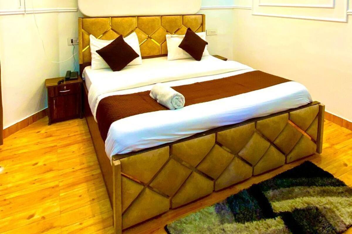 Standard Room | WiFi (free), bed sheets