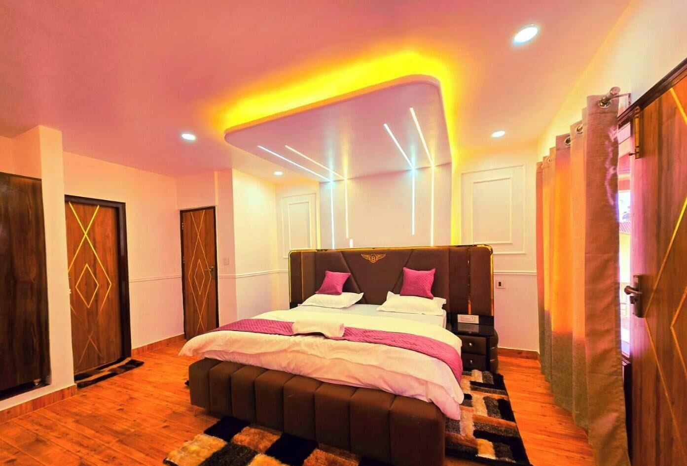 Family Suite, Balcony, Mountain View | Free WiFi, bed sheets