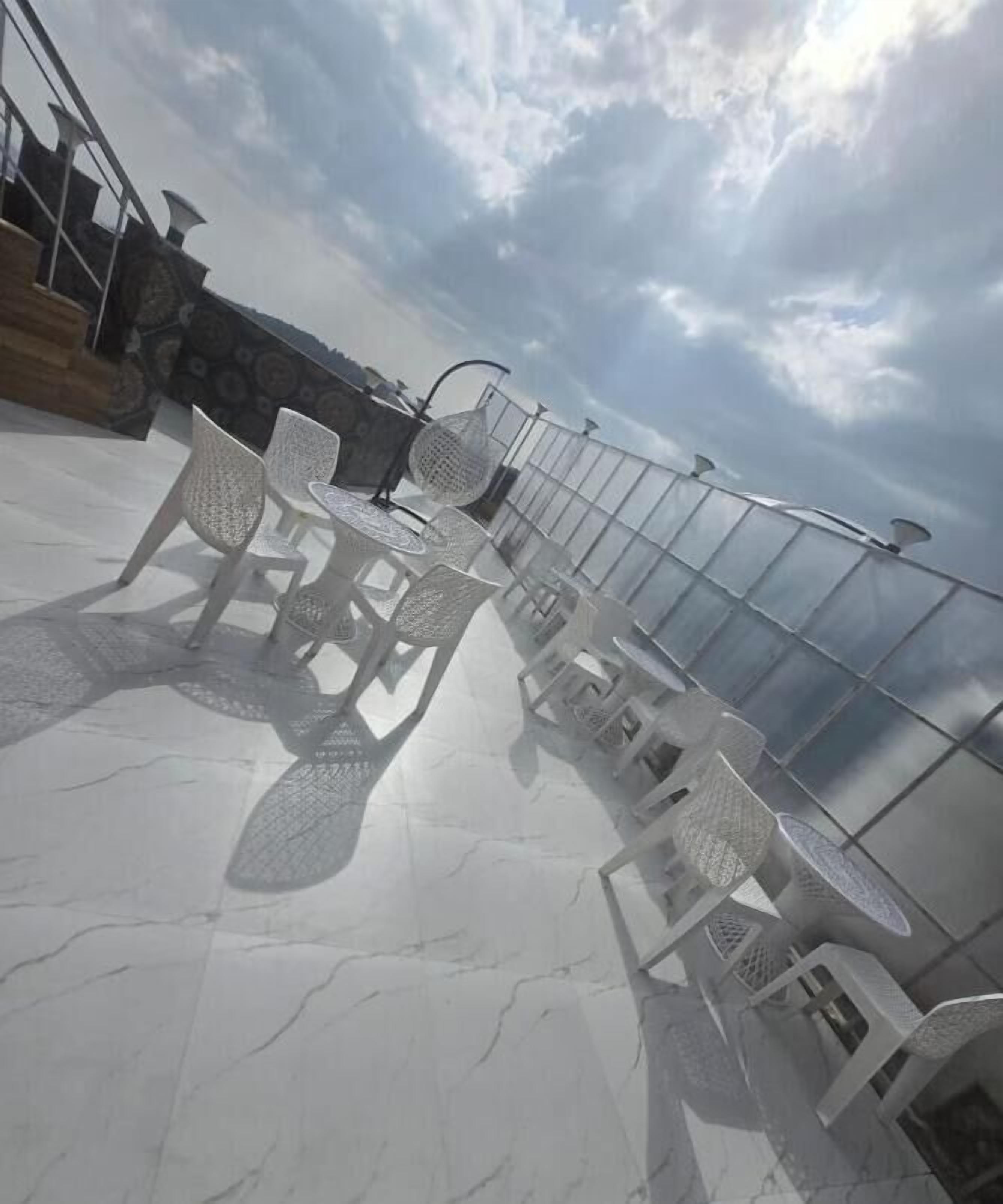 Royal Studio Suite, Balcony, Mountain View | Terrace/patio