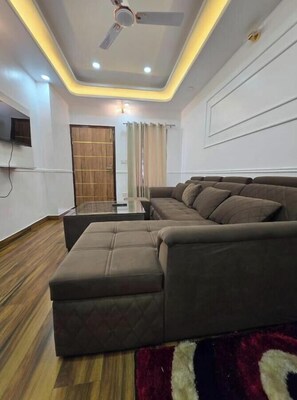 Family Suite, Balcony, Mountain View