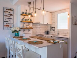 Fridge, microwave, oven, coffee/tea maker