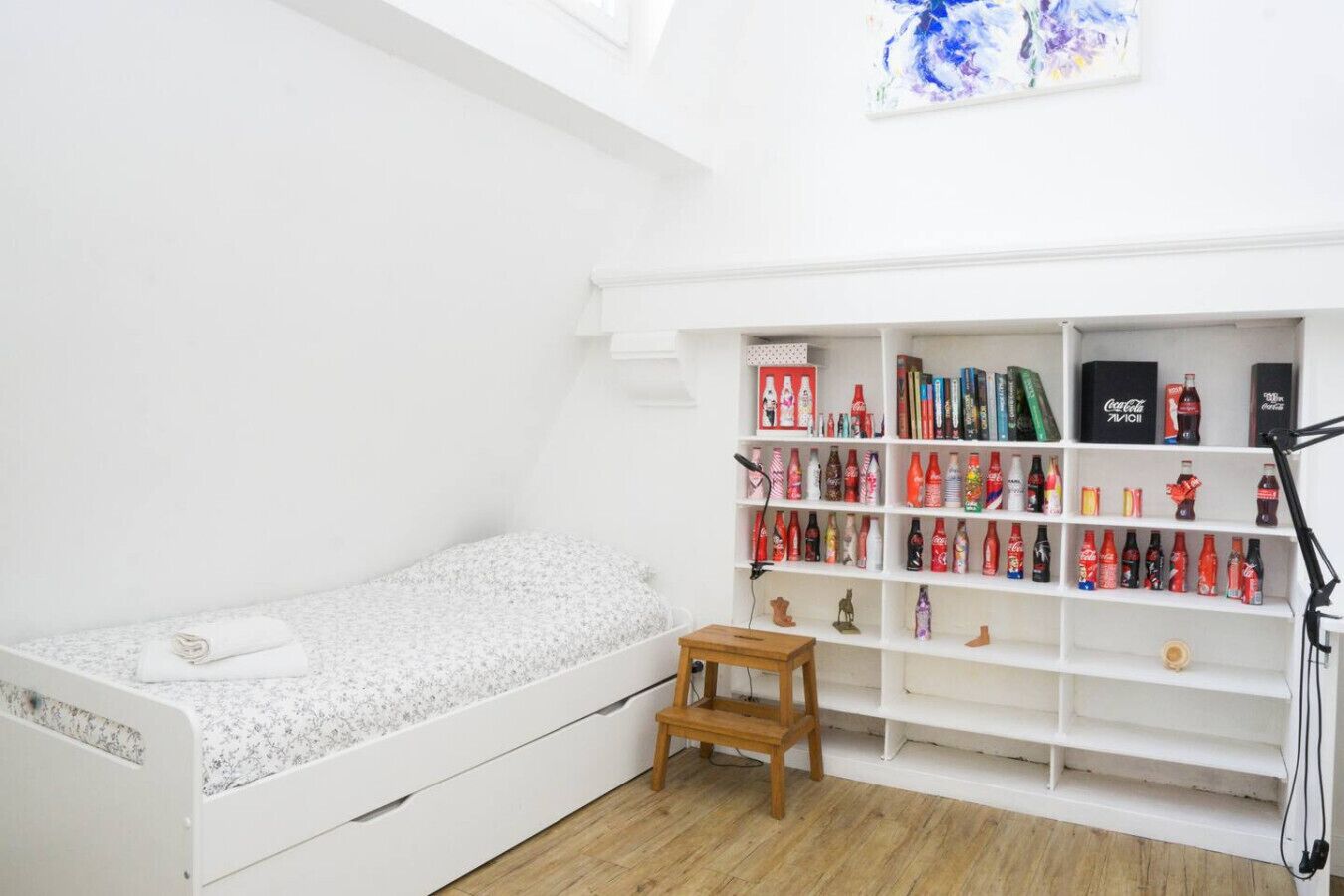 5 bedrooms, desk, iron/ironing board, WiFi