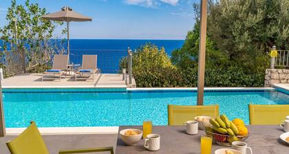 Villa Dinos with swimming pool