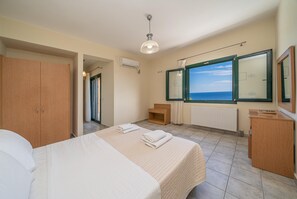 3 chambres, fer et planche à repasser, accès au Wi-Fi (inclus)