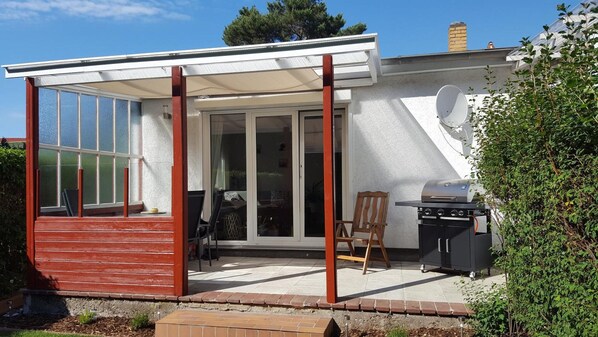 Terrace/patio - Apartment 'Wellenbrecher' with Shared Terrace and Private Garden (Graal-Müritz)