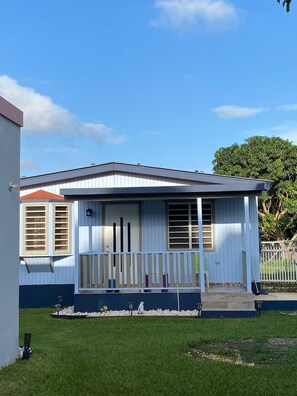 Exterior - Charming 2-bedroom house in awesome Quebradillas with AC, WiFi (Quebradillas)
