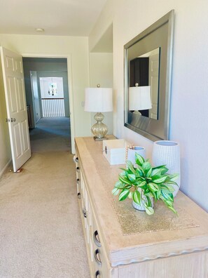 Interior - Spacious, Clean, Quiet & Safe 4-Bedroom House with WiFi in Beautiful Carlsbad (Carlsbad)