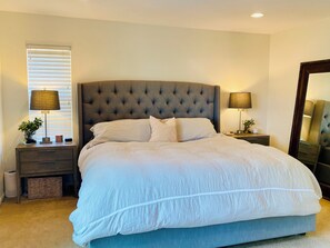 4 bedrooms, iron/ironing board, WiFi, bed sheets - Spacious, Clean, Quiet & Safe 4-Bedroom House with WiFi in Beautiful Carlsbad (Carlsbad)