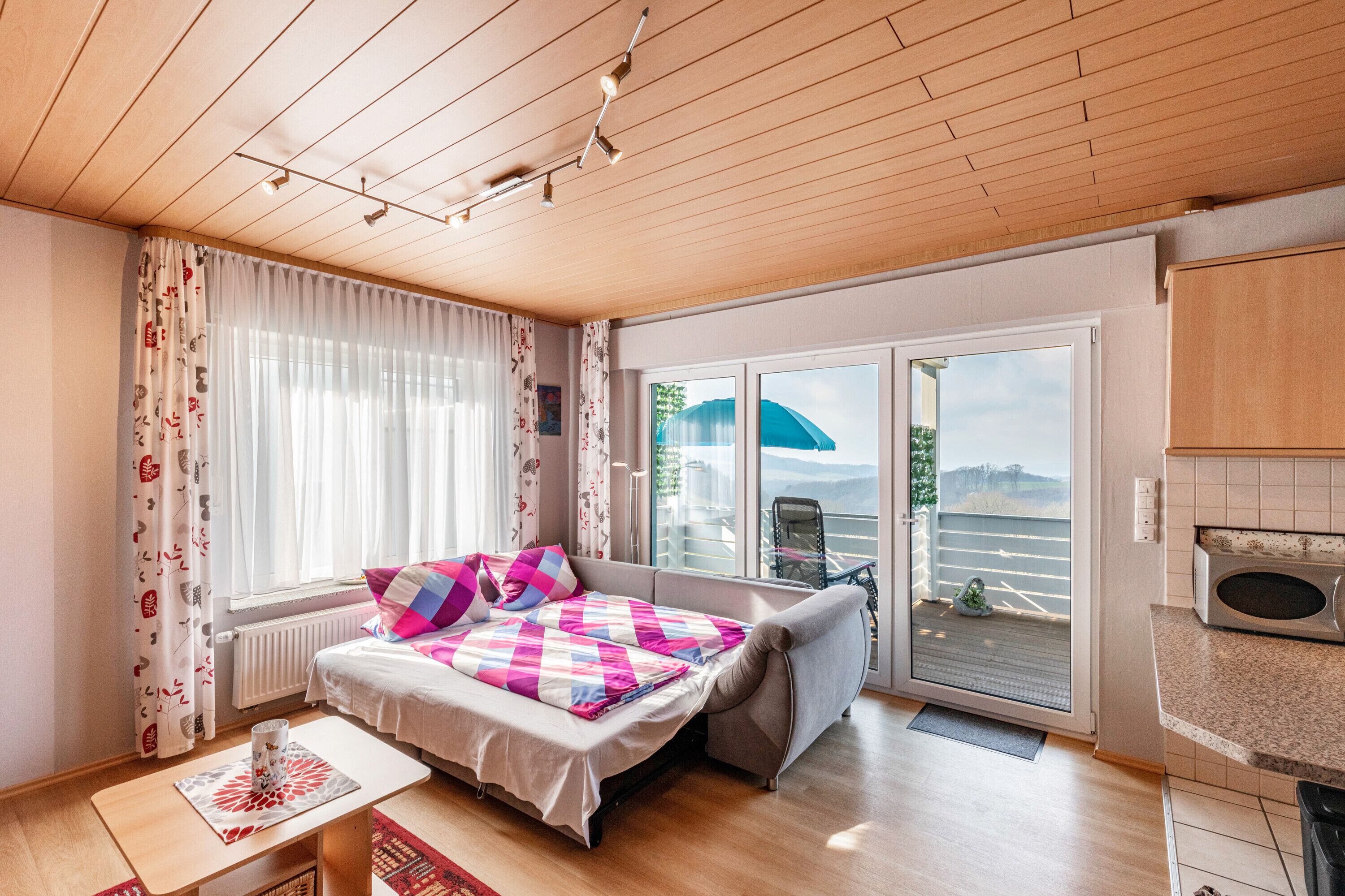 1 slaapkamer, een strijkplank/strijkijzer, gratis wifi, beddengoed